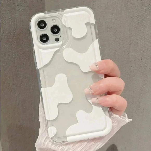 Accessories - ⚠️Clearance iPhone 14/Pro/Pro Max White Cow Print Phone Case